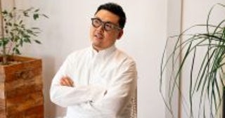 “世界のこんまり”の夫かつプロデューサーが明かす、極限まで「捨てる」を実行するワケ。“ときめき”以外は無視してOK！