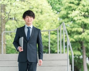 先輩のノウハウを「古い」と一蹴する高学歴新入社員。自信満々で出した企画は「AIのようなテンプレ」で…取引先から怒号を浴びた結果