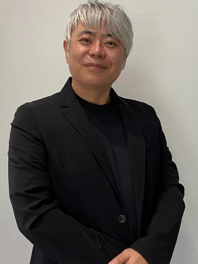 八津弘幸「豊臣兄弟！」本能寺の変は「僕と小栗旬さんの思いを込めた」脚本家が語る舞台裏【大河ドラマ「豊臣兄弟！」インタビュー】