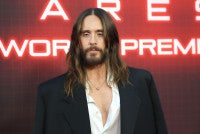 ジャレッド・レト、BBCドキュメンタリーで性加害を告発される被害当時未成年を含む10人が訴え