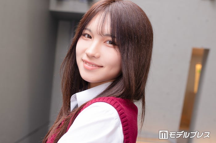 「今日好き」榊原樹里（じゅり）、クロップド丈からへそピ目立つ美ウエストちらり「色気がすごい」「縦線入ってて綺麗」と反響