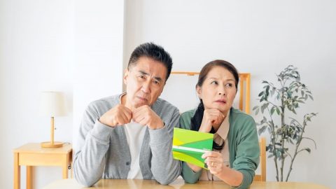 母から「年金の管理が大変だから、振込先をあなたの口座に変えたい」と相談されました。本人名義ではない口座で年金を受け取ることはできるのでしょうか？