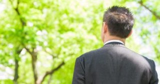 「会社名を偽る」「持っていない資格を書く」シニア転職の現場ではびこる経歴詐称の衝撃実態