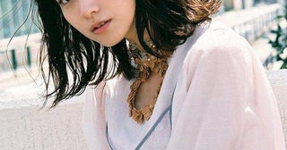 血管まで見えるFカップモロ出し…桃月なしこ、美胸元ドアップのビキニショットに「極上」「美しい」