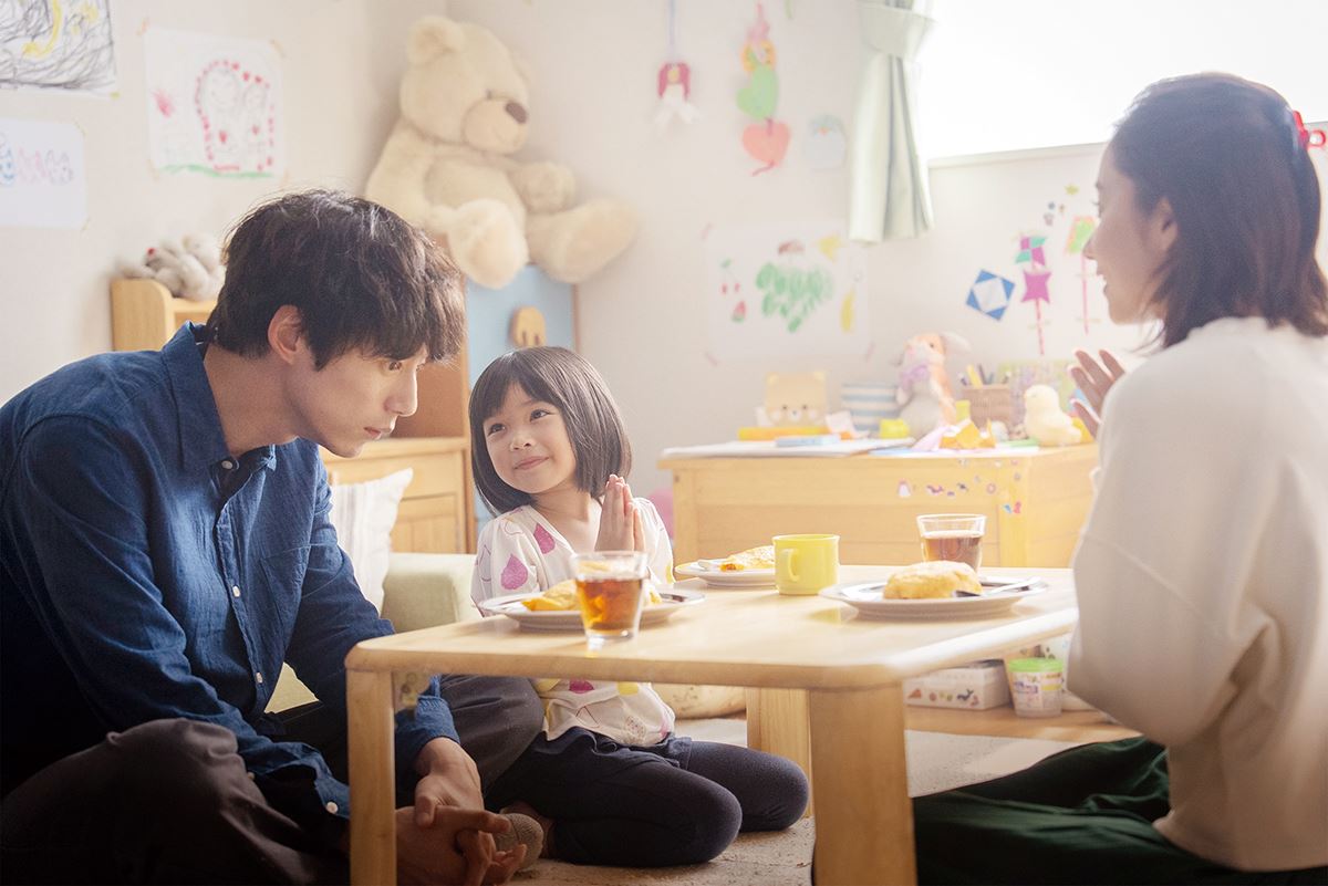 坂口健太郎主演『私はあなたを知らない、』幸せと狂気が交錯する場面写真10点を一挙解禁