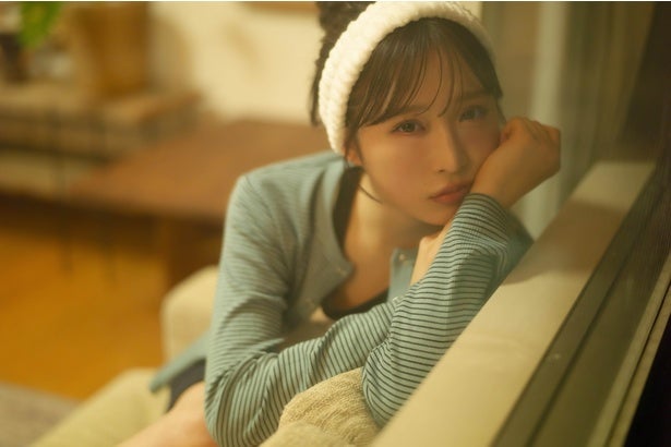 AKB48・小栗有以、4月始まりのカレンダー発売決定“今の小栗有以”が詰まった1冊に