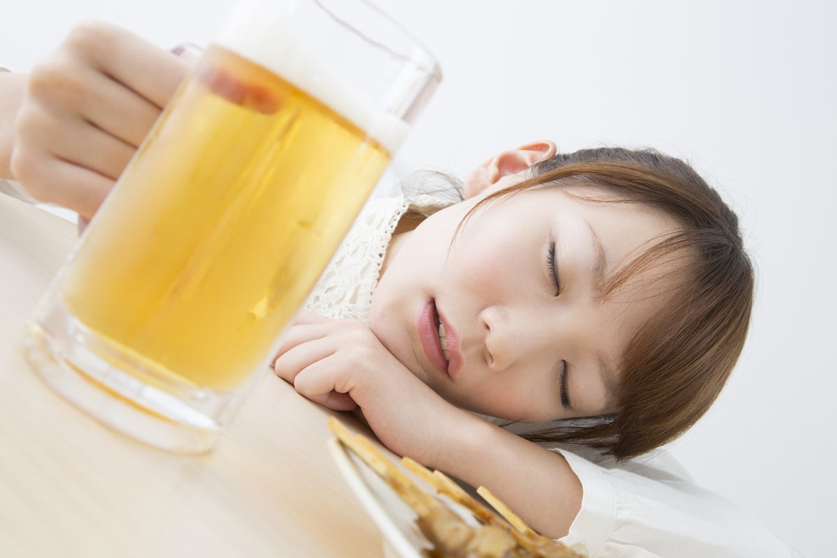 忘年会シーズン、医師が警鐘を鳴らす飲酒のNG行動とは？重症化のリスクも…