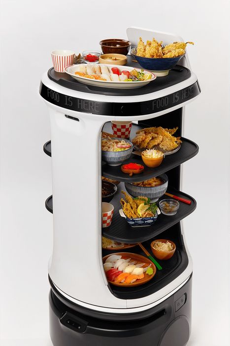 一度に4人分の料理が運べる配膳ロボット『Servi Plus』が超優秀！ ゴルフ場のレストランで見る機会が増えるかも？