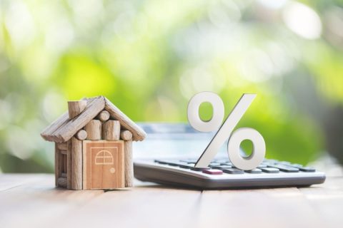 家を売って駅近マンションへ住み替えたいのですが、まだ住宅ローンが残っています。ローン完済前でも売却はできるのでしょうか？