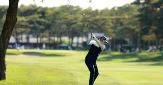 手首痛、病み上がりの満身創痍も…藤田さいきが超高速グリーン攻略で“レジェンド”からお褒めの言葉