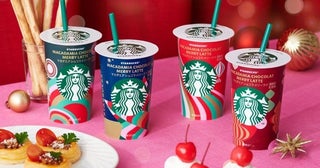 ホリデーを彩るショコララテ。スタバのチルドカップから「マカダミア ショコラ メリーラテ」発売