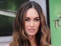 ミーガン・フォックス、大胆投稿でインスタグラムに復帰破局のマシン・ガン・ケリーから刺激的なコメント