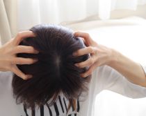 夏の頭皮をボロボロにする「NG行為」とは？予約の取れない「育毛鍼灸師」に聞いた