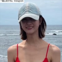 171cm“人気ABEMAアナウンサー”の抜群プロポーションに衝撃ビーチでの姿が「美しい」「可愛すぎる」