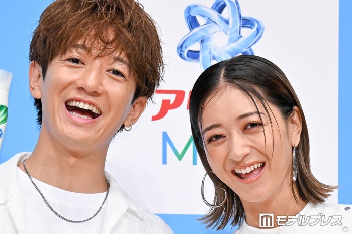 みちょぱ＆大倉士門夫婦、子ども抱っこした集合ショットが話題 益若つばさが公開「美男美女だらけ」「幸せオーラがあふれてる」