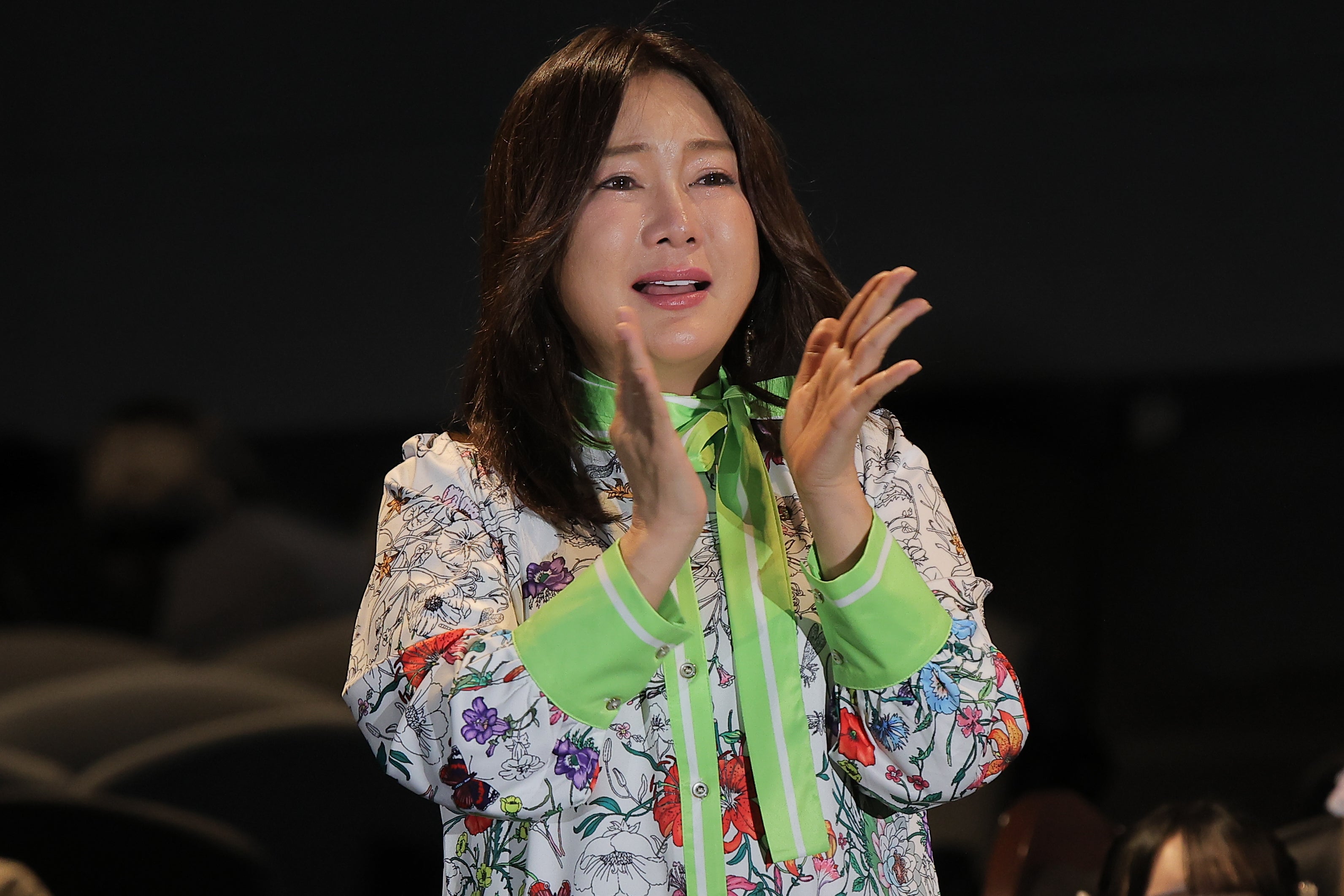 はるな愛「This is I」鑑賞しウルウル望月春希にエアあやや直接指導「私よりもうまい」と太鼓判