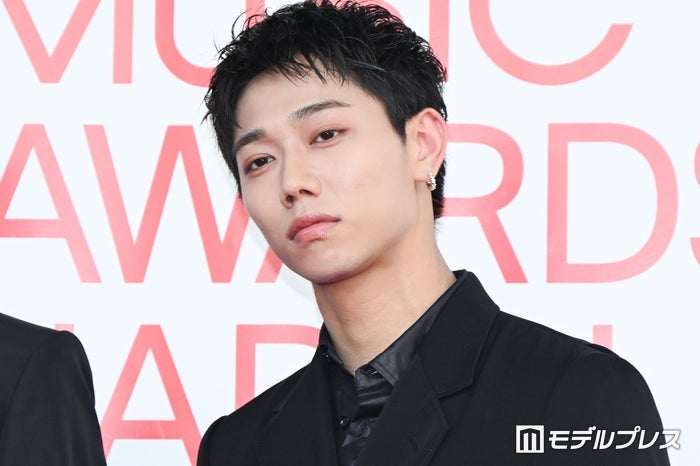 MAZZEL・SEITO、黒髪→ハイトーンカラーにイメチェン「惚れちゃいます」「夢かと思った」とファン歓喜