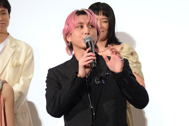 SnowMan佐久間大介、南の島でヤドカリ集めに大はしゃぎ「この人、どれだけ元気なの!?」『マッチング TRUE LOVE』レッドカーペット＆完成披露試写会レポート
