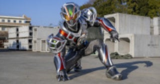 『仮面ライダーマイス』第2話「モダンウサギと走るカメ」、新たなライダー登場で三つ巴戦が始まる