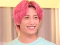 EXIT・兼近、鍛え上げたボディを初公開！ハワイで迎えた新年ショットに反響「AIかと思ったー！」「いつの間に」