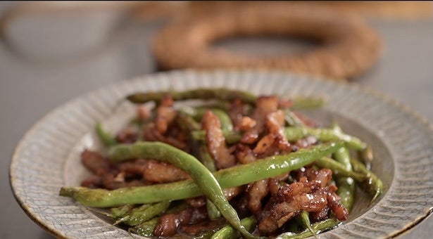 いんげんは茹でるだけじゃもったいない！きじま流“揚げ焼きいんげん×豚バラ肉”の極上レシピ