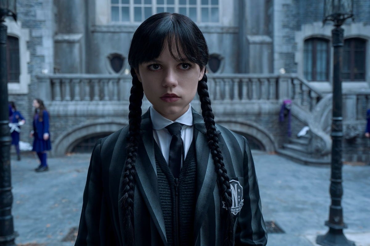 Netflix『ウェンズデー』シーズン2、配信日が決定！予告＆場面写真解禁