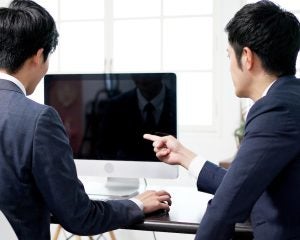 休職中の新入社員がSNSに載せていた“衝撃の投稿”…「外出も難しい」はずだったのに。その後も職場には復帰せず…