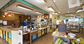 コーヒーで旅する日本／関西編｜スーパーの中に焙煎所が出現？ 気取らぬ雰囲気で多彩なコーヒーの楽しみを発信。「茶豆」