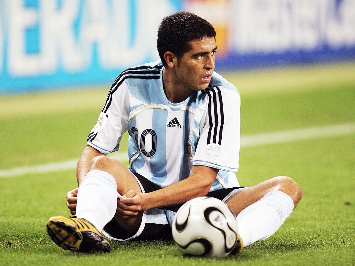 メッシが兄と慕ったアルゼンチンの先輩10番全盛期のリケルメは「王様」だった