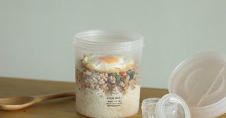 サラダもうどんもこれひとつで。手軽に持ち運べる「ボトルランチボックス」が登場