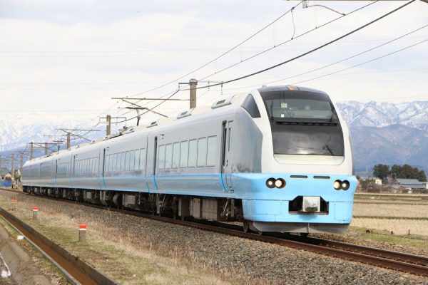 JR東日本びゅうツーリズム＆セールス、夜行団体臨時列車で大曲・長岡・村上へ向かう旅行商品を発売花火大会シーズンに上野・新宿発で運行