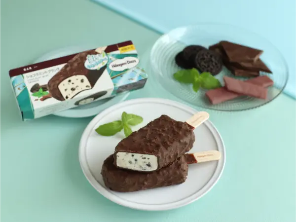 ハーゲンダッツ バーに初のチョコミントが登場。白いミントアイス×パリパリザクザクの食べ応えがたまらない！