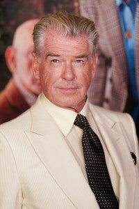 ピアース・ブロスナンが73歳に妻がニュージーランドでの誕生日ショットをシェア