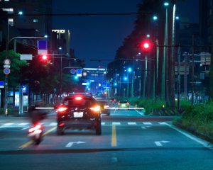 黒塗りのアルファードにあおり運転された男性が「極限状態で思いついた」対抗策。「相手は検挙されたそうです」