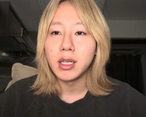 「野党の皆さん解散する時は事前に教えて」岸谷蘭丸の発言が“無知”と物議。しかし本当に批判されるべきは「本人ではない」理由