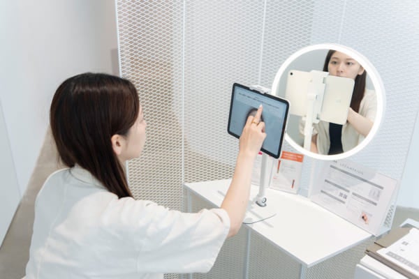 「最近、盛れない……」→顎シュッ、目パチッ！ポーラで人生初エステを受けたコスメオタクが、まるで別人に!?