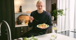 世界的なストライカー・ハーランドからの挑戦状勝負飯投稿で直筆サイン入りユニフォームも