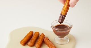 【ふつうの材料だけで作る】人気の「チュロス」をホットケーキミックスで手軽に！