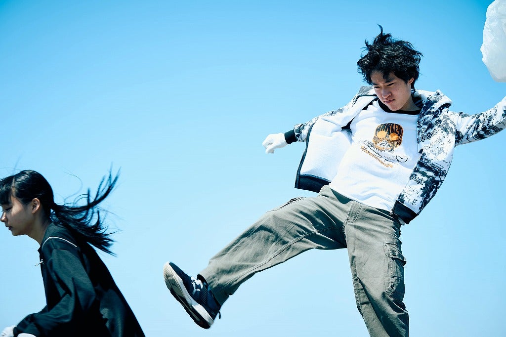 𠮷田恵輔監督「四月の余白」少年の狂気的な暴力と対峙する大人たちの痛切な表情を捉えた場面写真