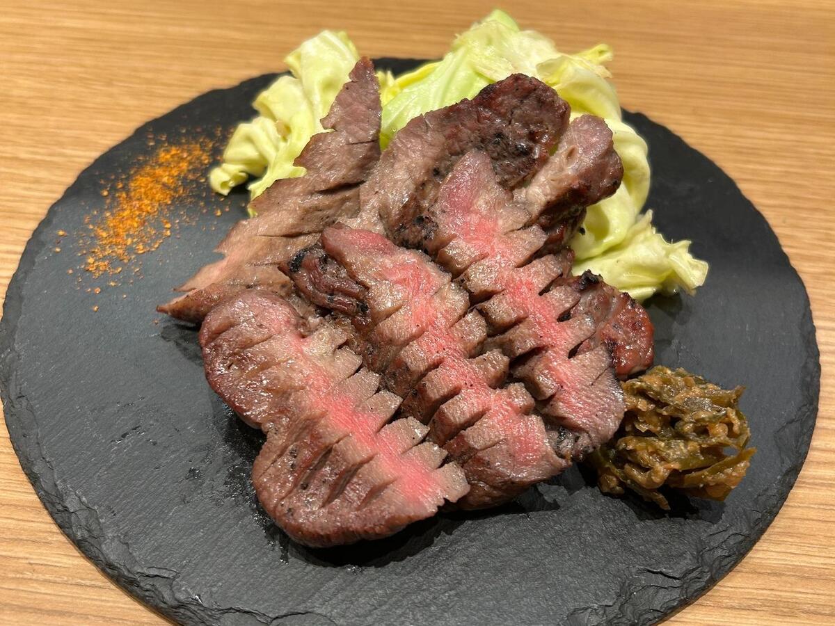 ステーキ、牛タン、馬肉、くじら肉…肉好きが集結する3日間、日比谷公園で開催