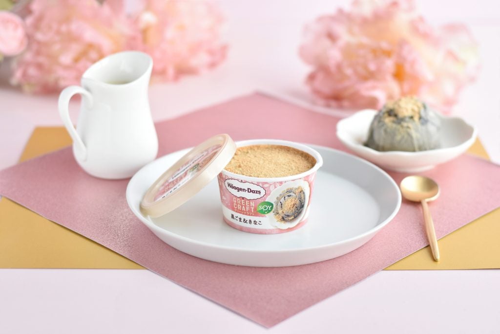 ハーゲンダッツ「黒ごま＆きなこ」登場豆乳ベースで“和”の濃厚さを楽しむ期間限定ミニカップ