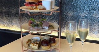 名古屋駅直結の絶景空間で楽しむ大人のご褒美時間。「Johnnie’s Brasserie」の秋限定イブニングティーを体験