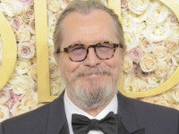 ゲイリー・オールドマン、次期ボンド俳優をポロリ!?「スタジオは彼を選んだ」と発言