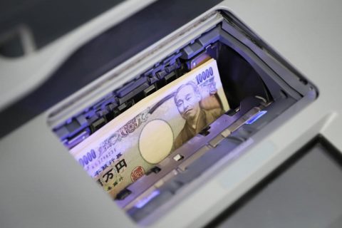 SNSで「ATMで10万円下ろしたら、1枚だけ千円札だった」投稿が話題に！ 実際「ATMの仕組み」としてあり得るの？ 元銀行員の筆者が“過去のトラブル事例”も踏まえ解説