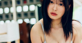 白濱美兎、現役JKが圧倒的ピュアな水着姿を披露！ 『FLASH』登場