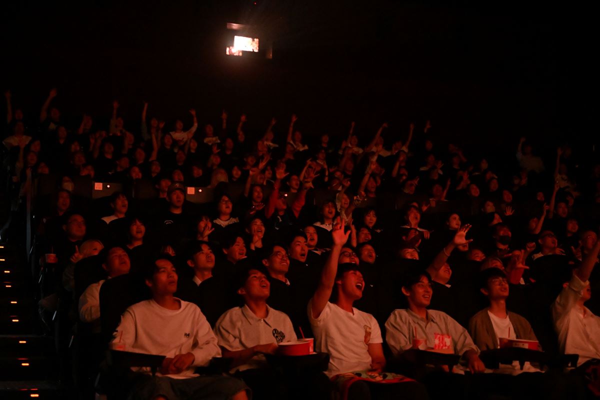 SUPER BEAVERのライブ＆ドキュメンタリー映画、応援上映で映画館がライブハウスに！