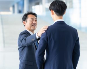 善意でカウンセリングを勧めたらパワハラに？部下を追いつめる“上司のNG行動”「心に踏み込む順番を守りましょう」