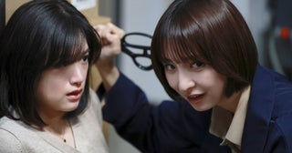 篠田麻里子“佳乃”は小西桜子“乙葉”を研究室に監禁し、呼び出した落合モトキ“将生”にハサミを向ける＜サレタ側の復讐 最終話＞