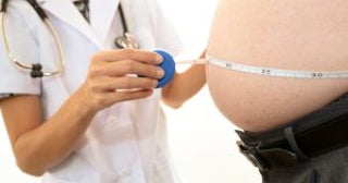 「腹囲を測れば医療費を抑えられる」は本当か？ 医師が疑問視する“メタボ健診”の意外な落とし穴