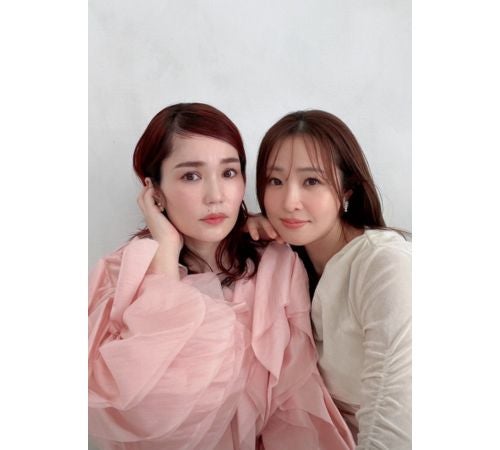  平野ノラ、大沢あかねの美人化に「ベッケンバウアーもおったまげ～」 